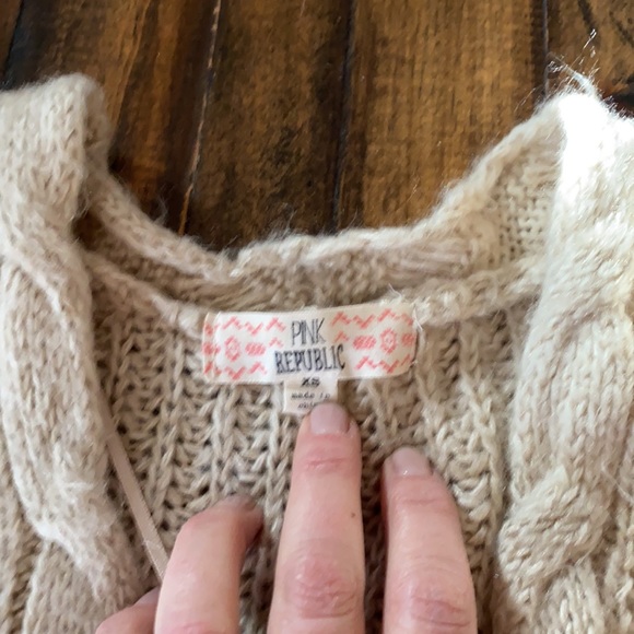 Knitted cream coverup - Picture 2 of 3